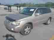 2005 Toyota Highlander с VIN JTEEP21A050088555, выставлен на аукционе IAAI как лот 43018552 с пробегом 380 000 миль миль и . История ставок и продаж доступна на DreamBid. Изображение 2.