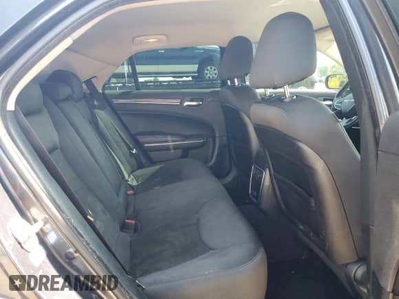 2018 Chrysler 300 Touring z VIN 2C3CCAAG5JH237266, wystawiony jako Copart lot #71234025 z przebiegiem 127 365 mil mil oraz Czysty tytuł • Clean title. Historia ofert i sprzedaży dostępna na DreamBid. Obrazek 10.