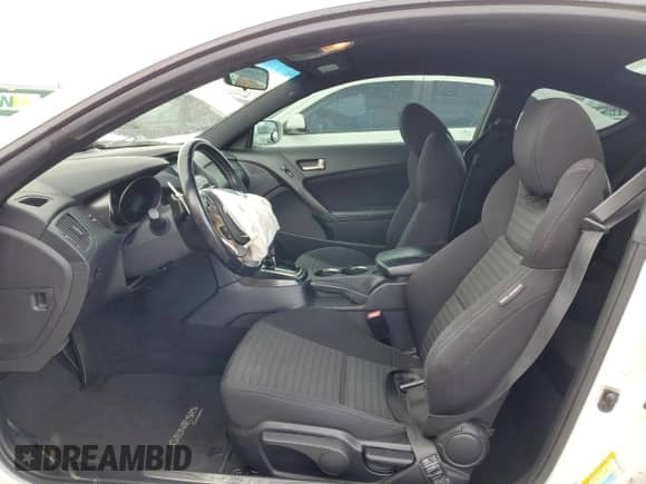 2013 Hyundai Genesis Coupe Premium с VIN KMHHT6KD7DU090450, выставлен на аукционе Copart как лот 81945695 с пробегом 127 670 миль миль и Списание • Salvage title. История ставок и продаж доступна на DreamBid. Изображение 7.