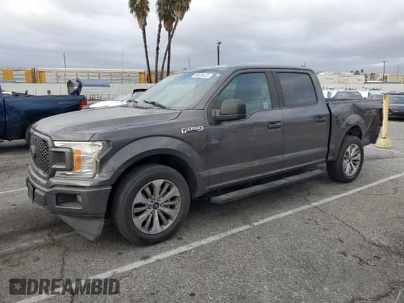 2018 Ford F-150 XL z VIN 1FTEW1CP7JKC25122, wystawiony jako Copart lot #86538425 z przebiegiem 118 557 mil mil oraz Szkoda całkowita • Salvage title. Historia ofert i sprzedaży dostępna na DreamBid. Obrazek 1.