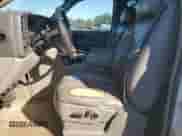 2005 Chevrolet Suburban LT z VIN 3GNEC16Z55G271476, wystawiony jako Copart lot #76740214 z przebiegiem Nie podano mil oraz Szkoda całkowita • Salvage title. Historia ofert i sprzedaży dostępna na DreamBid. Obrazek 7.