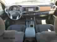 2016 Toyota Tacoma SR5 z VIN 3TMDZ5BN8GM011123, wystawiony jako Copart lot #81588575 z przebiegiem 78 497 mil mil oraz Szkoda całkowita • Salvage title. Historia ofert i sprzedaży dostępna na DreamBid. Obrazek 8.