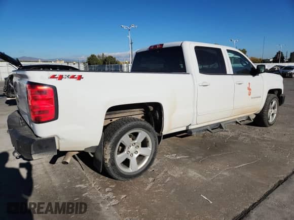 2018 Chevrolet Silverado 1500 LT с VIN 1GCUKREC5JF203287, выставлен на аукционе Copart как лот 86141415 с пробегом 100 621 миль миль и Списание • Salvage title. История ставок и продаж доступна на DreamBid. Изображение 3.