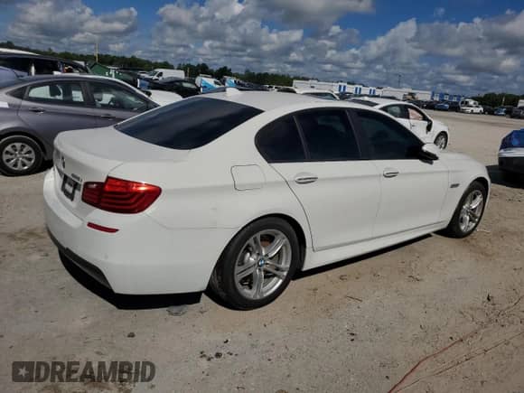 2014 BMW 5 Series 528i z VIN WBA5A5C56ED020757, wystawiony jako Copart lot #71829005 z przebiegiem 104 656 mil mil oraz Czysty tytuł • Clean title. Historia ofert i sprzedaży dostępna na DreamBid. Obrazek 3.