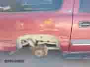 2002 Chevrolet Suburban LT z VIN 1GNFK16Z02J110518, wystawiony jako IAAI lot #42672175 z przebiegiem Nie podano mil oraz . Historia ofert i sprzedaży dostępna na DreamBid. Obrazek 6.