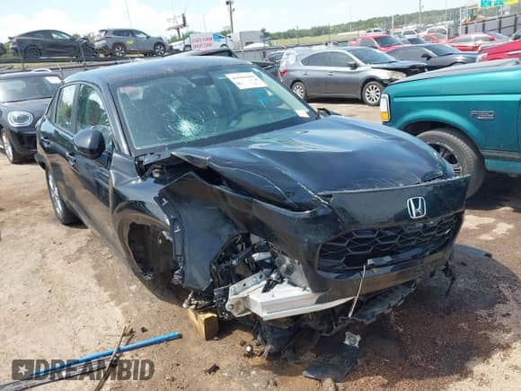 2024 Honda HR-V LX с VIN 3CZRZ1H39RM715655, выставлен на аукционе IAAI как лот 42949409 с пробегом 53 369 миль миль и . История ставок и продаж доступна на DreamBid. Изображение 1.