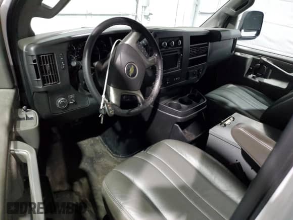 2019 Chevrolet Express Cargo с VIN 1GCWGAFGXK1234224, выставлен на аукционе Copart как лот 52518615 с пробегом 125 155 миль миль и Чистый • Clean title. История ставок и продаж доступна на DreamBid. Изображение 8.