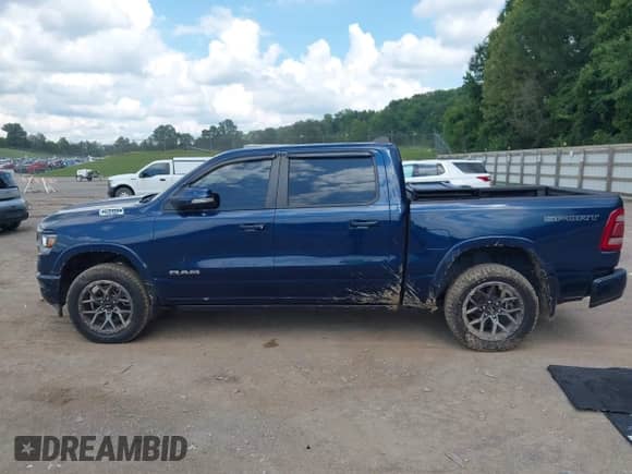 2020 Ram 1500 Laramie z VIN 1C6SRFJT4LN307504, wystawiony jako IAAI lot #42882754 z przebiegiem 100 563 mil mil oraz . Historia ofert i sprzedaży dostępna na DreamBid. Obrazek 14.