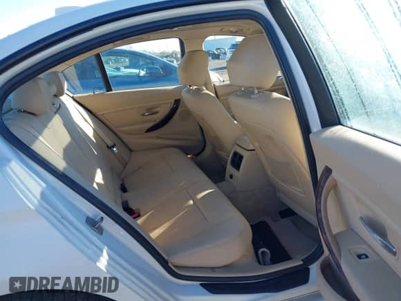 2013 BMW 3 Series 328i xDrive with VIN WBA3B3C51DF530686, listed as a IAAI auction lot 43549270 with 223,276 mi miles and . Bid and sale history available at DreamBid. Image 8.