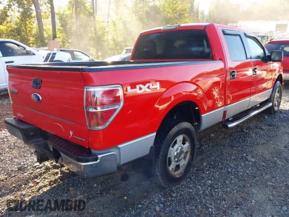 2011 Ford F-150 XL z VIN 1FTFW1EF7BFB18624, wystawiony jako IAAI lot #43501273 z przebiegiem 199 372 mil mil oraz . Historia ofert i sprzedaży dostępna na DreamBid. Obrazek 4.