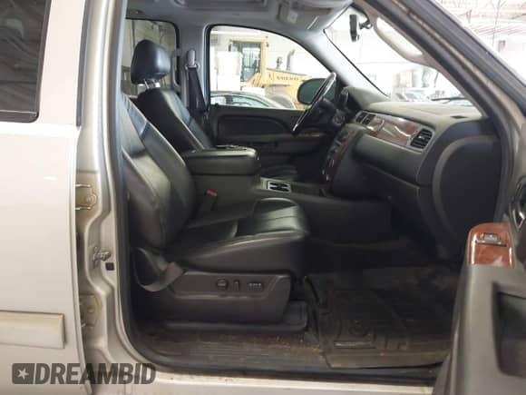 2013 Chevrolet Tahoe LT с VIN 1GNSKBE06DR152932, выставлен на аукционе IAAI как лот 43432839 с пробегом 164 049 миль миль и . История ставок и продаж доступна на DreamBid. Изображение 5.