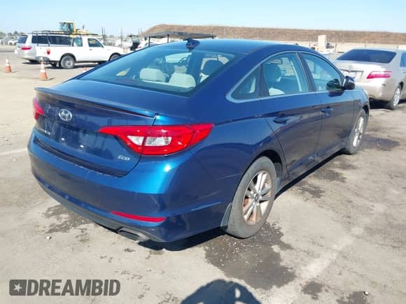 2015 Hyundai Sonata Eco with VIN 5NPE24AA4FH154754, listed as a IAAI auction lot 43290265 with 122,280 mi miles and . Bid and sale history available at DreamBid. Image 4.