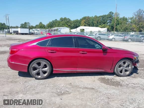 2018 Honda Accord Touring z VIN 1HGCV1F91JA039865, wystawiony jako IAAI lot #43194422 z przebiegiem 87 605 mil mil oraz . Historia ofert i sprzedaży dostępna na DreamBid. Obrazek 13.