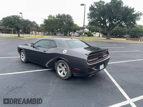 2021 Dodge Challenger SXT z VIN 2C3CDZAG2MH627290, wystawiony jako Copart lot #90298955 z przebiegiem 72 280 mil mil oraz Szkoda całkowita • Salvage title. Historia ofert i sprzedaży dostępna na DreamBid. Obrazek 3.