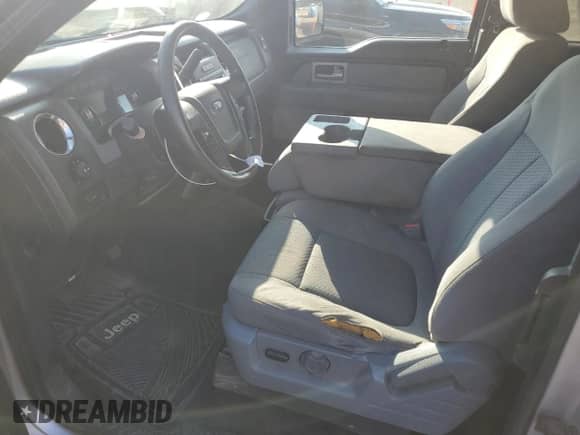 2011 Ford F-150 XL z VIN 1FTEX1CM1BFA48547, wystawiony jako Copart lot #85389075 z przebiegiem 243 725 mil mil oraz Czysty tytuł • Clean title. Historia ofert i sprzedaży dostępna na DreamBid. Obrazek 7.