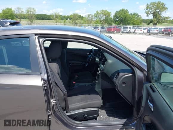 2020 Dodge Charger Police z VIN 2C3CDXKT5LH124223, wystawiony jako IAAI lot #42700911 z przebiegiem 122 995 mil mil oraz . Historia ofert i sprzedaży dostępna na DreamBid. Obrazek 5.