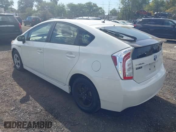 2015 Toyota Prius Two with VIN JTDKN3DU8F0482640, listed as a IAAI auction lot 43352994 with 57,261 mi miles and . Bid and sale history available at DreamBid. Image 3.