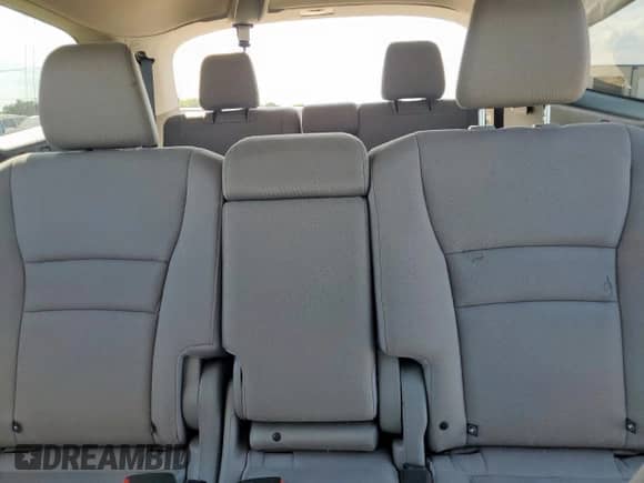 2018 Honda Pilot LX с VIN 5FNYF5H13JB020211, выставлен на аукционе Copart как лот 81347705 с пробегом 39 379 миль миль и Списание • Salvage title. История ставок и продаж доступна на DreamBid. Изображение 10.