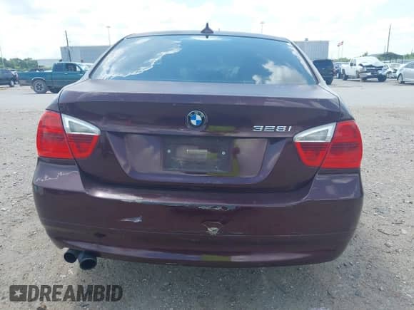 2008 BMW 3 Series 328i z VIN WBAVA375X8NL55968, wystawiony jako IAAI lot #42927297 z przebiegiem 187 526 mil mil oraz . Historia ofert i sprzedaży dostępna na DreamBid. Obrazek 16.