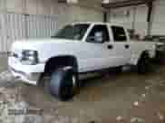 2002 Chevrolet Silverado 2500HD LS z VIN 1GCHK23G12F167601, wystawiony jako Copart lot #45470585 z przebiegiem 193 066 mil mil oraz Nie do naprawy • Non repairable. Historia ofert i sprzedaży dostępna na DreamBid. Obrazek 1.