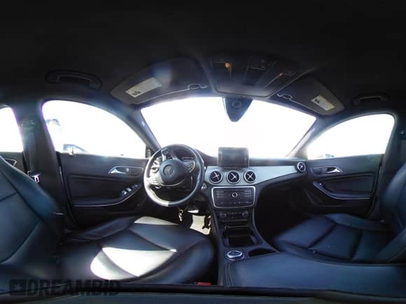 2015 Mercedes-Benz CLA 250 с VIN WDDSJ4EB5FN168810, выставлен на аукционе IAAI как лот 43235121 с пробегом 116 409 миль миль и . История ставок и продаж доступна на DreamBid. Изображение 19.