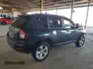 2014 Jeep Compass Sport z VIN 1C4NJCBB1ED624215, wystawiony jako Copart lot #66467835 z przebiegiem 129 967 mil mil oraz Szkoda całkowita • Salvage title. Historia ofert i sprzedaży dostępna na DreamBid. Obrazek 3.