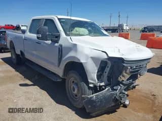 2024 Ford F-250 XL z VIN 1FT7W2BA6REC52771, wystawiony jako IAAI lot #41864059 z przebiegiem 29 652 mil mil oraz . Historia ofert i sprzedaży dostępna na DreamBid. Obrazek 1.