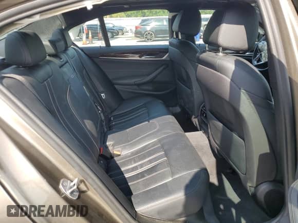 2019 BMW 5 Series 540i xDrive z VIN WBAJE7C52KG893057, wystawiony jako Copart lot #66627675 z przebiegiem Nie podano mil oraz Szkoda całkowita • Salvage title. Historia ofert i sprzedaży dostępna na DreamBid. Obrazek 10.