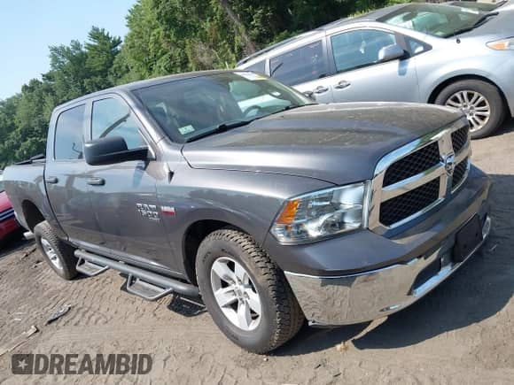 2019 Ram 1500 Express z VIN 1C6RR7KTXKS599047, wystawiony jako IAAI lot #42823461 z przebiegiem 76 745 mil mil oraz . Historia ofert i sprzedaży dostępna na DreamBid. Obrazek 1.