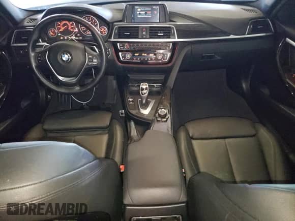 2018 BMW 3 Series 330i z VIN WBA8B9C50JEE81011, wystawiony jako Copart lot #66546415 z przebiegiem 93 821 mil mil oraz Szkoda całkowita • Salvage title. Historia ofert i sprzedaży dostępna na DreamBid. Obrazek 8.