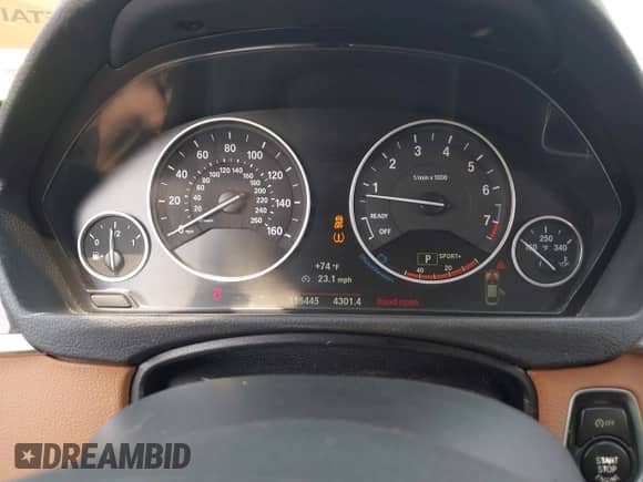 2015 BMW 4 Series 428i xDrive z VIN WBA4A7C51FD415440, wystawiony jako IAAI lot #42378459 z przebiegiem 116 445 mil mil oraz . Historia ofert i sprzedaży dostępna na DreamBid. Obrazek 7.