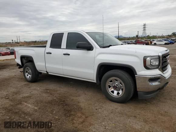 2018 GMC Sierra 1500 z VIN 1GTR1LEC1JZ345348, wystawiony jako Copart lot #70581515 z przebiegiem 139 184 mil mil oraz Szkoda całkowita • Salvage title. Historia ofert i sprzedaży dostępna na DreamBid. Obrazek 4.