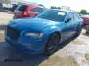 2022 Chrysler 300 Touring z VIN 2C3CCAAG1NH139499, wystawiony jako IAAI lot #42168579 z przebiegiem 240 608 mil mil oraz . Historia ofert i sprzedaży dostępna na DreamBid. Obrazek 2.
