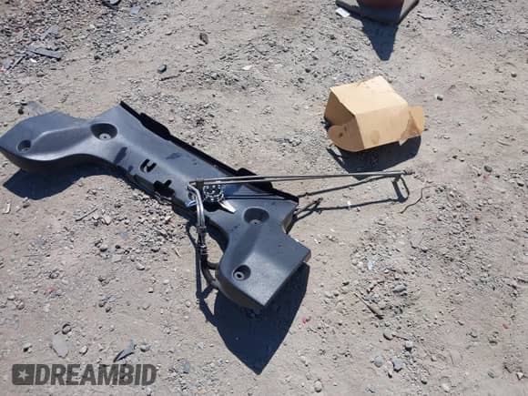 2006 Ford Mustang Standard z VIN 1ZVFT80N265160000, wystawiony jako IAAI lot #42929855 z przebiegiem Nie podano mil oraz . Historia ofert i sprzedaży dostępna na DreamBid. Obrazek 12.