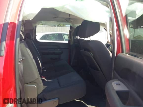 2011 Chevrolet Silverado 1500 LT z VIN 3GCPKSE33BG218147, wystawiony jako IAAI lot #43324112 z przebiegiem 83 575 mil mil oraz . Historia ofert i sprzedaży dostępna na DreamBid. Obrazek 8.