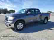 2012 Toyota Tundra z VIN 5TFRU5F16CX026400, wystawiony jako Copart lot #45609695 z przebiegiem 200 612 mil mil oraz Szkoda całkowita • Salvage title. Historia ofert i sprzedaży dostępna na DreamBid. Obrazek 1.
