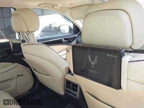 2014 Hyundai Equus Signature with VIN KMHGH4JH5EU089417, listed as a IAAI auction lot 42939834 with 86,073 mi miles and . Bid and sale history available at DreamBid. Image 13.