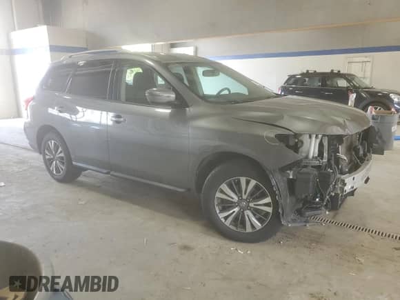 2017 Nissan Pathfinder SL with VIN 5N1DR2MM8HC666755, listed as a Copart auction lot 81816085 with 107,314 mi miles and Salvage title. Bid and sale history available at DreamBid. Image 4.