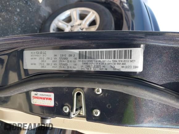 2018 Ram 1500 Big Horn z VIN 1C6RR6LT1JS132672, wystawiony jako IAAI lot #43161381 z przebiegiem 136 924 mil mil oraz . Historia ofert i sprzedaży dostępna na DreamBid. Obrazek 9.