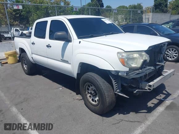 2014 Toyota Tacoma PreRunner z VIN 5TFJX4GN0EX030638, wystawiony jako IAAI lot #43008674 z przebiegiem 94 142 mil mil oraz . Historia ofert i sprzedaży dostępna na DreamBid. Obrazek 1.