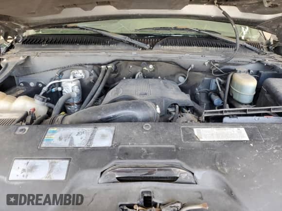 2002 Chevrolet Silverado 2500HD LS с VIN 1GCHK29G32E208114, выставлен на аукционе Copart как лот 61581645 с пробегом 165 577 миль миль и На запчасти • Non repairable. История ставок и продаж доступна на DreamBid. Изображение 11.