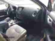 2014 Nissan Pathfinder S z VIN 5N1AR2MM3EC603111, wystawiony jako IAAI lot #41815459 z przebiegiem 169 276 mil mil oraz . Historia ofert i sprzedaży dostępna na DreamBid. Obrazek 5.