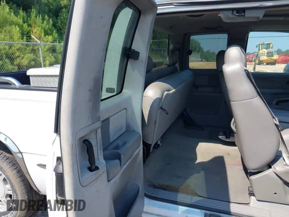 2001 GMC Sierra 1500 SLE с VIN 2GTEC19T511286854, выставлен на аукционе IAAI как лот 42961608 с пробегом 169 008 миль миль и . История ставок и продаж доступна на DreamBid. Изображение 8.