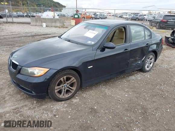 2008 BMW 3 Series 328xi с VIN WBAVC735X8KX92023, выставлен на аукционе IAAI как лот 43523590 с пробегом 118 548 миль миль и . История ставок и продаж доступна на DreamBid. Изображение 2.