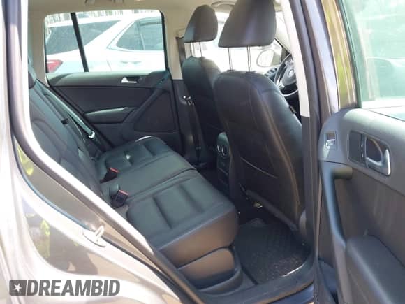 2016 Volkswagen Tiguan S with VIN WVGAV7AX3GW537541, listed as a IAAI auction lot 41834410 with 39,024 mi miles and . Bid and sale history available at DreamBid. Image 8.