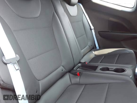 2022 Hyundai Veloster z VIN KMHT36AH5NU015388, wystawiony jako IAAI lot #42492097 z przebiegiem 31 757 mil mil oraz . Historia ofert i sprzedaży dostępna na DreamBid. Obrazek 8.