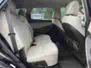 2017 Hyundai Santa Fe SE z VIN KM8SMDHF3HU191958, wystawiony jako Copart lot #80938605 z przebiegiem 119 686 mil mil oraz Czysty tytuł • Clean title. Historia ofert i sprzedaży dostępna na DreamBid. Obrazek 6.