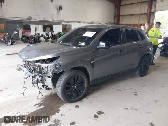 2021 Mitsubishi Outlander ES z VIN JA4ARUAU4MU001583, wystawiony jako IAAI lot #42577136 z przebiegiem 15 493 mil mil oraz . Historia ofert i sprzedaży dostępna na DreamBid. Obrazek 18.
