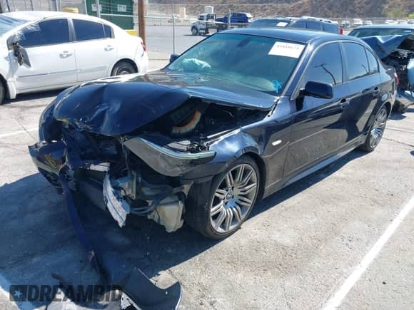 2008 BMW 5 Series 550i с VIN WBANW53598CT50727, выставлен на аукционе IAAI как лот 43410130 с пробегом 138 656 миль миль и . История ставок и продаж доступна на DreamBid. Изображение 18.