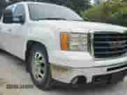 2009 GMC Sierra 1500 z VIN 1GTJC73609F150902, wystawiony jako Copart lot #67979045 z przebiegiem 60 567 mil mil oraz Szkoda całkowita • Salvage title. Historia ofert i sprzedaży dostępna na DreamBid. Obrazek 1.